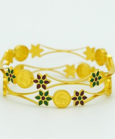 W GOLDEN FLOWER BANGLE