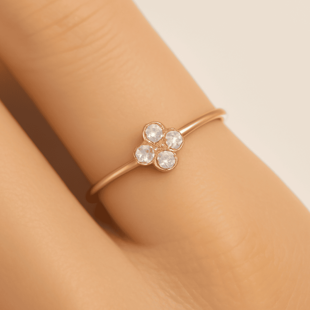 Petite Clover Diamond - Image 2