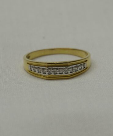 Classic Diamond Row Gold Ring