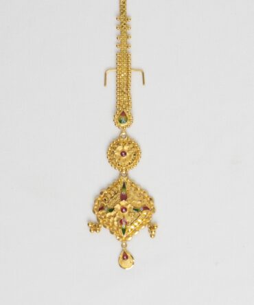 Divine Lotus Maang Tikka – Traditional South Indian Bridal Headpiece