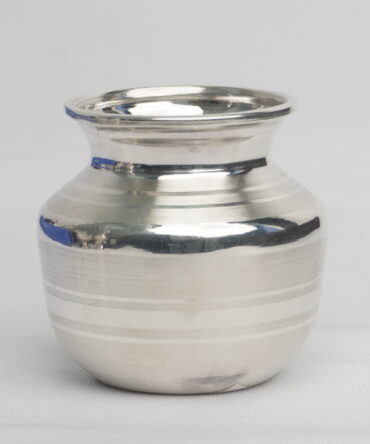 Lakshmi Nagas Sombu 145.600 G