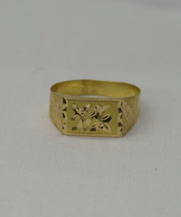 Floral Crest Ring