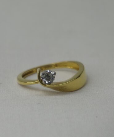 Luxe Solitaire Wrap Rin