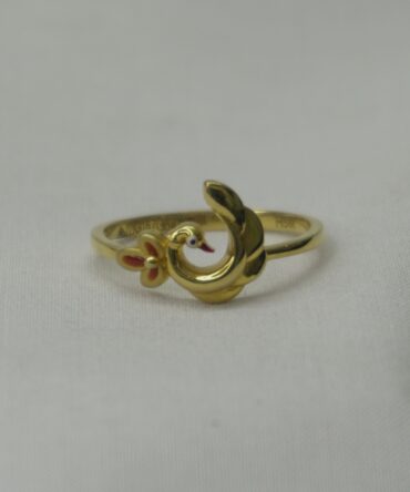 Swan Embrace Gold Ring