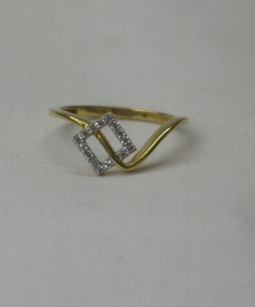 Double Diamond Square Ring