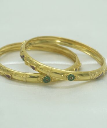 Regal Gold Bangle